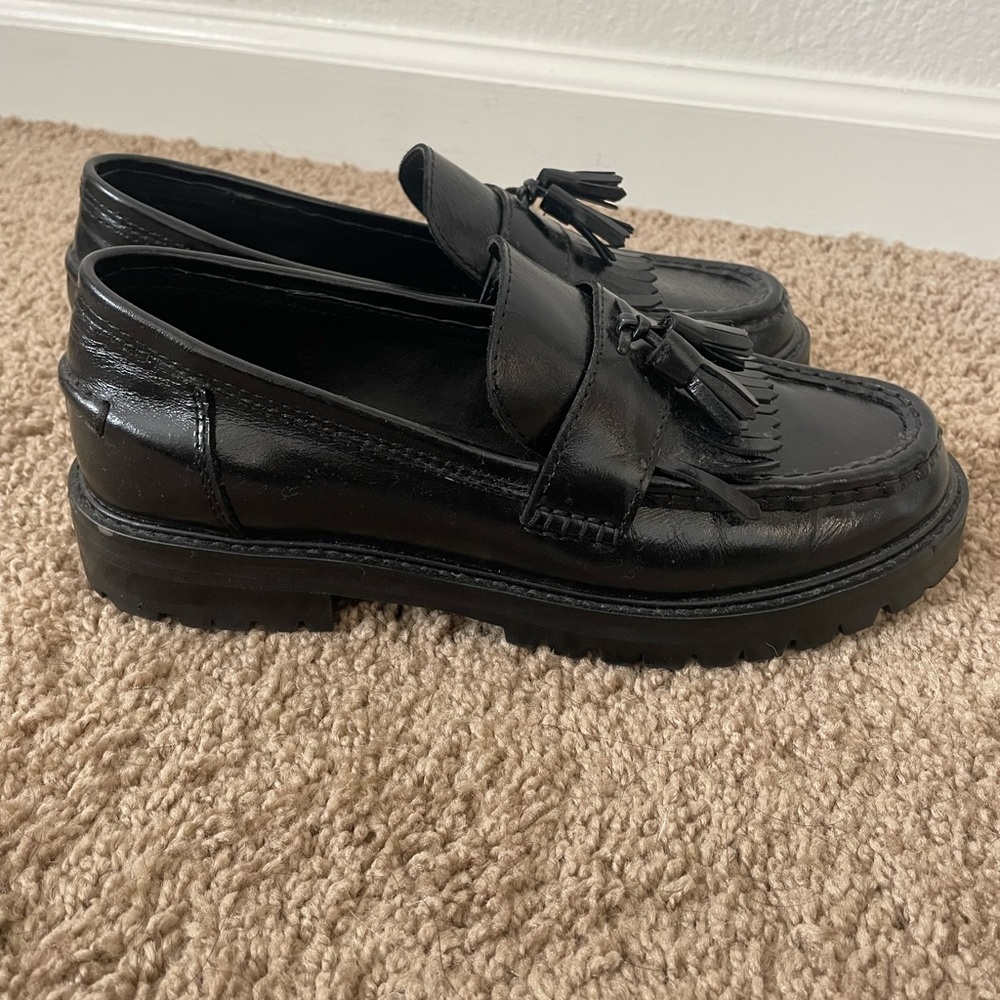 Steve Madden black leather loafers